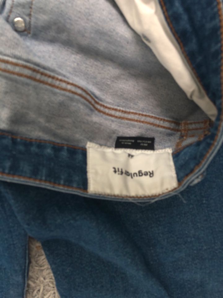 Jeans Hose gr.S in Hasselroth