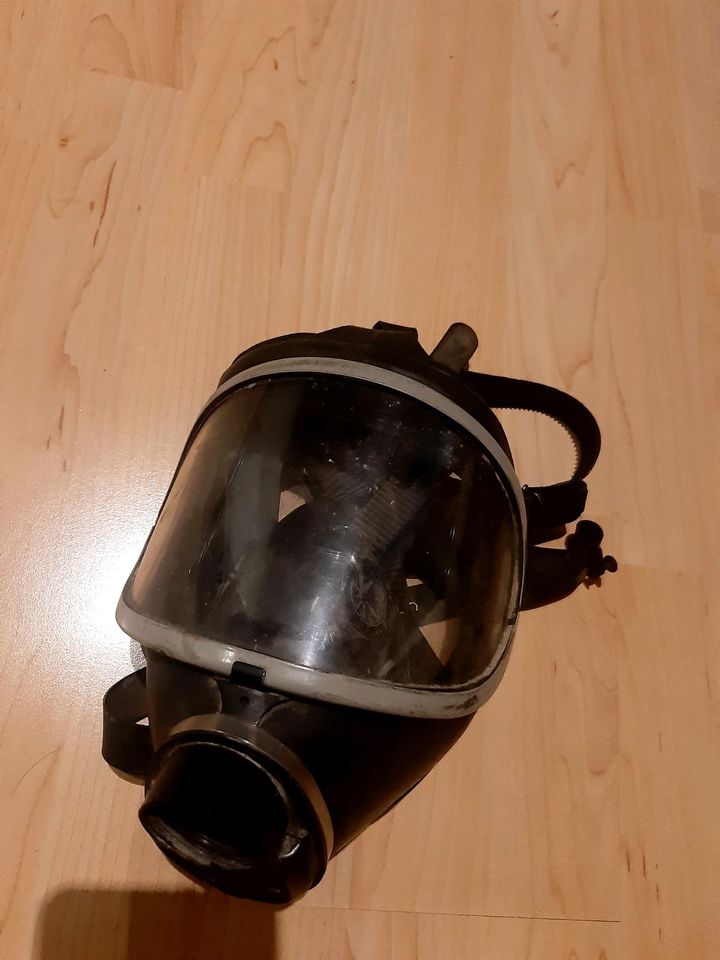 Alte Atemschutzmaske DRÄGER Feuerwehrmaske in Gelsenkirchen