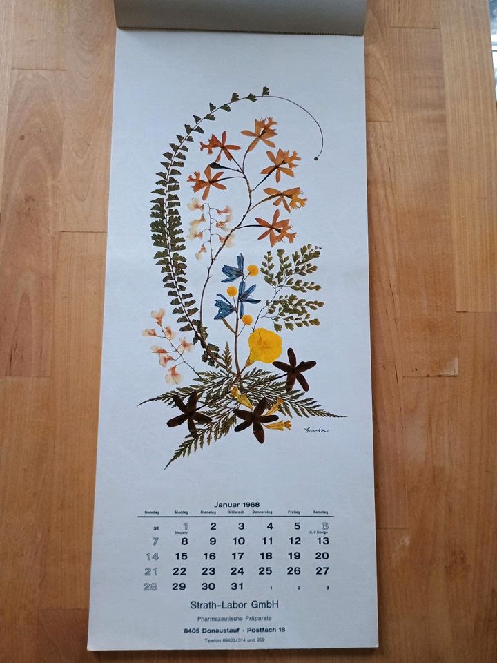 Kalender " Blumen und Gräser " aus dem Jahr 1968 in Höchst im Odenwald
