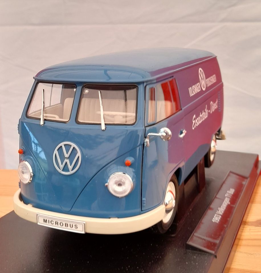 MINI CAR 1:18 VW BUS T 1 Modellauto sehr gut blau 1963 in Jarplund-Weding