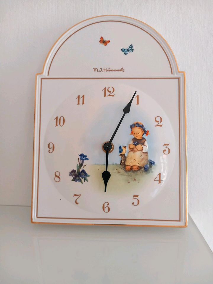 Goebel Göbel Hummel Wanduhr Porzellan in Berlin