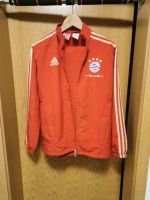 FC Bayern München Trainingsanzug - Adidas in Größe 164 - Mia san Nordrhein-Westfalen - Menden Vorschau