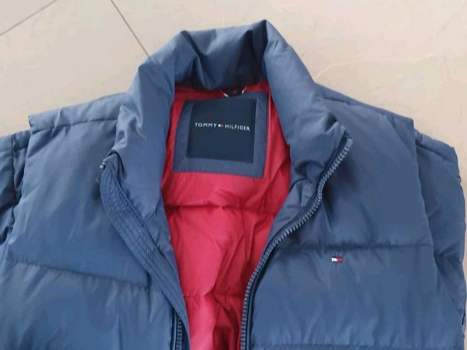 Tommy Hilfiger Weste Gr. L blau wNeu in Mühlheim am Main