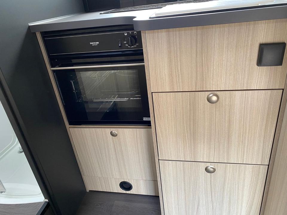 Sun Living S75 SL*AUTOMATIK*4400kg*MARKISE*AHK*BACKOFEN*UVM in Prisdorf