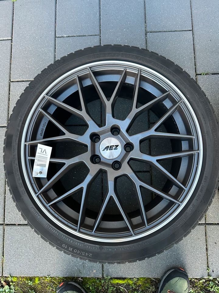 AEZ Crest 9x19 Zoll ET40 mit Conti Winterreifen 245/40 R19 98V in Velbert