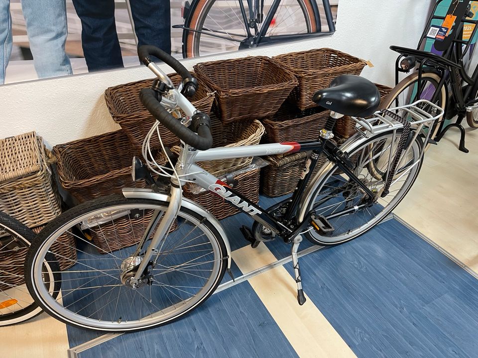 Giant Tourer Hollandrad Herrenfahrrad Fahrrad 28 Zoll in Mönchengladbach