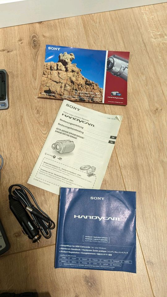SONY Handycam DCR-SR70 inkl. Sonytasche und Stativ in Iphofen