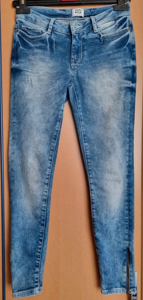 Vero Moda Ankle Jeans Gr. 26/32 in Neckartenzlingen