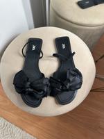 Sandalen schwarz schleife Zara 38 neu ungetragen Schuhe Damen Schleswig-Holstein - Ahrensburg Vorschau