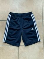 adidas Sporthose, Shorts, kurze Hose, Gr. 140 Dunkelblau Rheinland-Pfalz - Oppenheim Vorschau