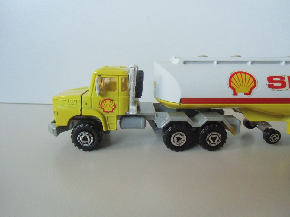 Majorette - Scania Tankzug Shell 1:60 in Köln