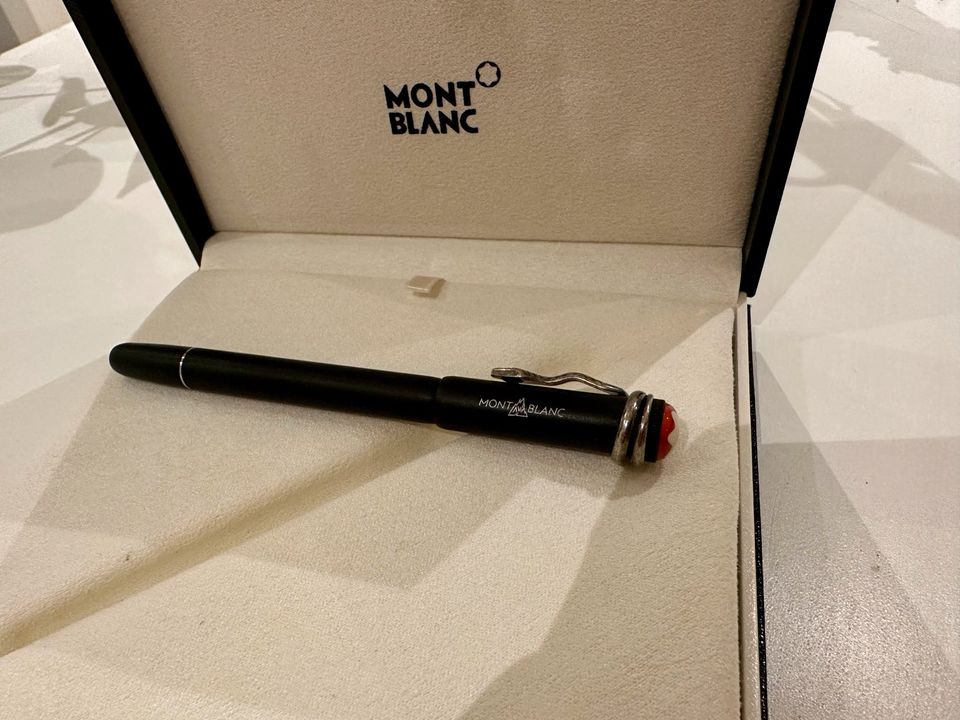 Mont Blanc Rouge er Noir Rollerball in Siegburg