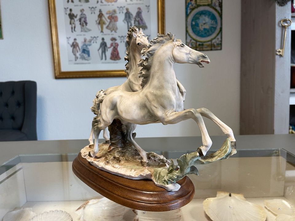 Armani Pferde Skulptur, Florence Giuseppe Armani Figur in Mönchengladbach