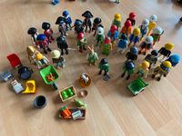 Playmobil 36 Figuren mit zubehör Niedersachsen - Elze Vorschau