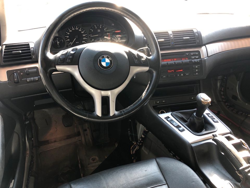 BMW E46 325i Facelift Touring Ersatzteile Schlachtung in Gaimersheim