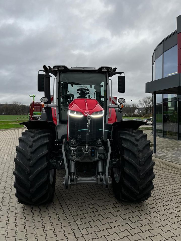 Massey Ferguson 8S.265 Dyna 7 Traktor in Bad Iburg