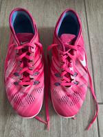 Nike Sportschuhe/ Laufschuhe Größe 40 Nordrhein-Westfalen - Rees Vorschau