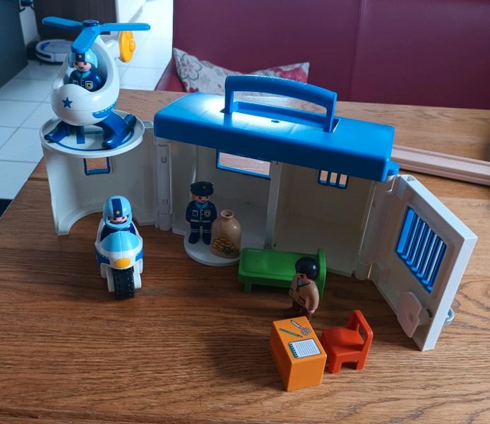 Playmobil Polizeistation 9382 mit Hubschrauber 9383 in Nordrhein-Westfalen  - Nettetal | Playmobil günstig kaufen, gebraucht oder neu | eBay  Kleinanzeigen ist jetzt Kleinanzeigen