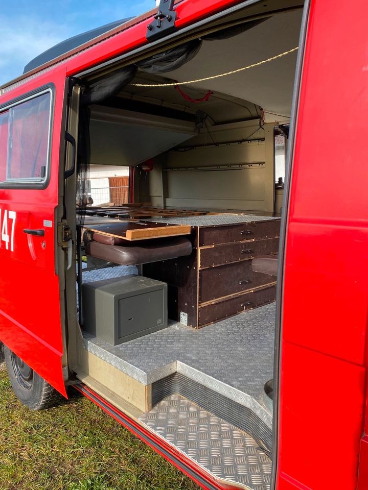 Camping Van Feuerwehr Oldtimer VW LT 35, 44.500km, H-Kennzeichen in Nürnberg (Mittelfr)