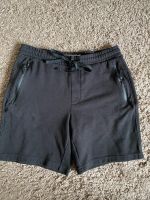 Short v. Pull&Bear schwarz Gr. M Bayern - Nabburg Vorschau