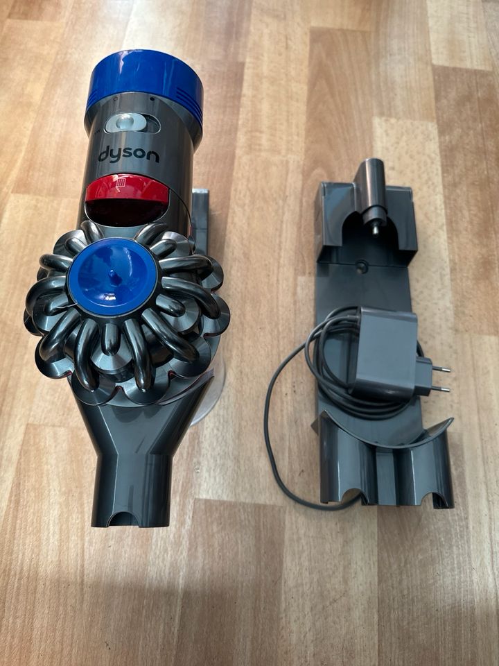 Dyson V8 Absolute in Rostock