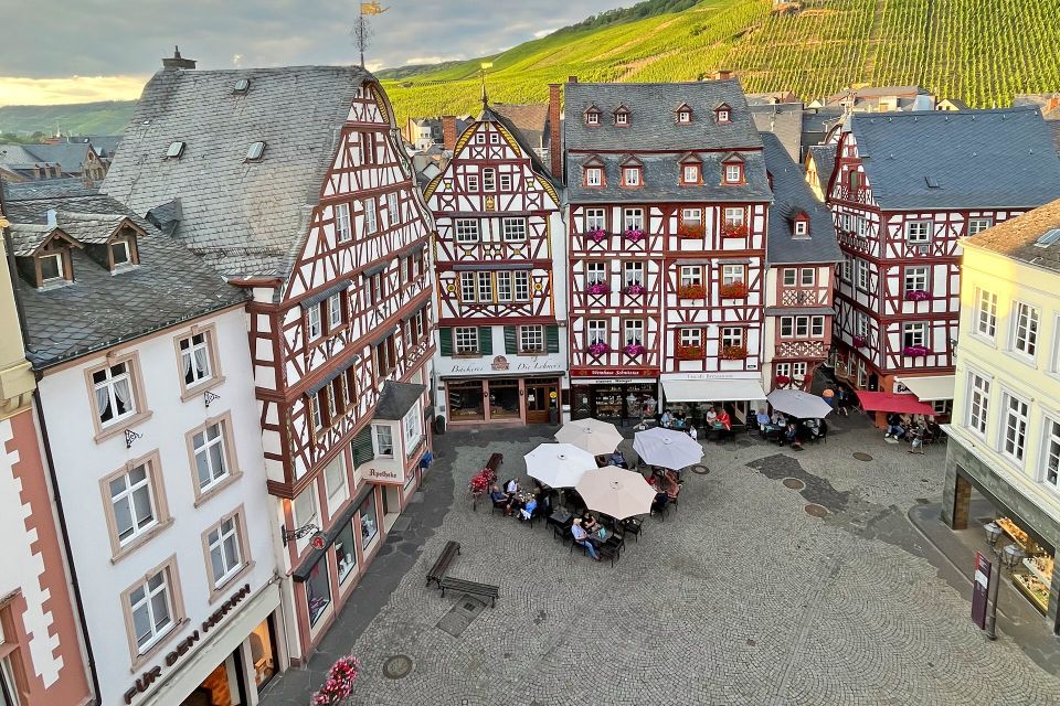 Traditionsreiches Café direkt am Marktplatz mit attraktiver Maisonette-Wohnung in Bernkastel-Kues in Bernkastel-Kues