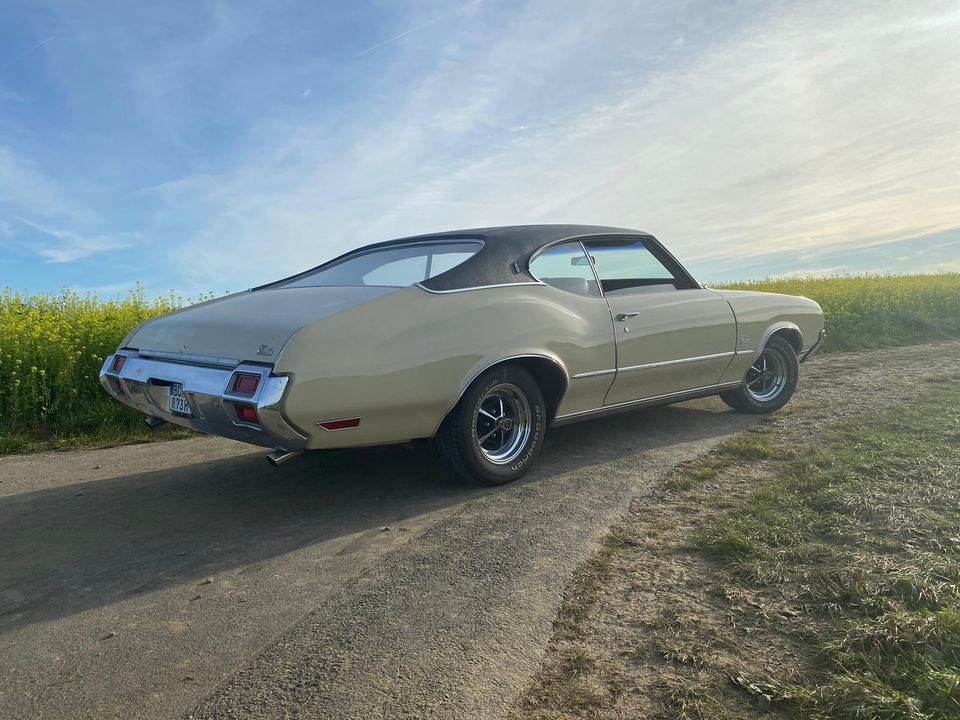 Oldsmobile Cutlass S (US Car, Oldtimer, V8) in Gutenzell-Hürbel