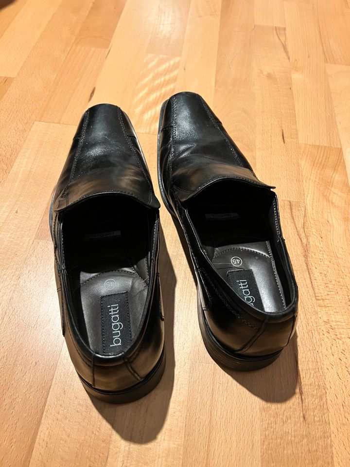 Bugatti Schuhe Slipper schwarz 45 T6062-1 zu Anzugschuh in Leutkirch im Allgäu