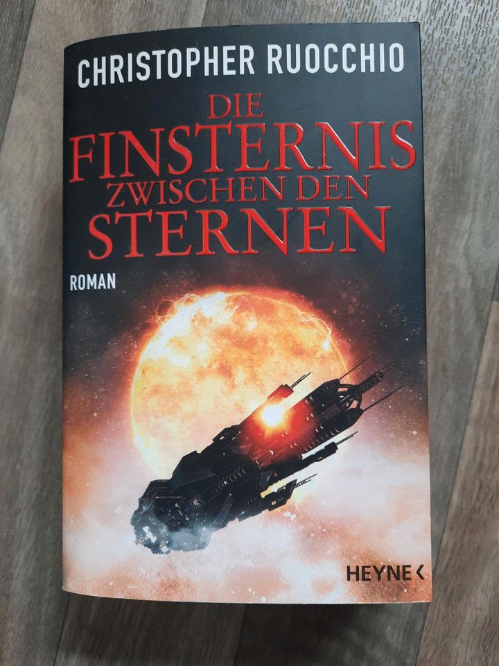 Die Finsternis zwischen den Sternen - Christopher Ruocchino in Horhausen (Westerwald)