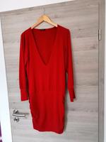 Rotes Langarm-Kleid mit großem Ausschnitt von Apart Sachsen - Thum Vorschau