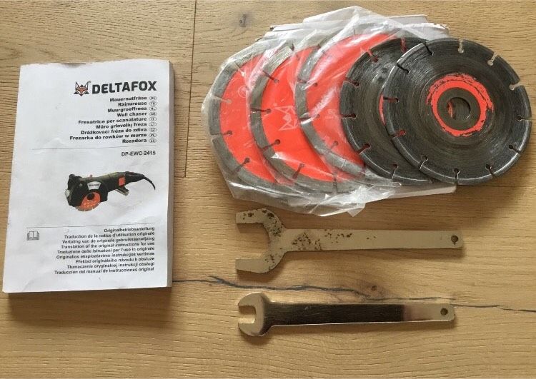 Mauernutfräse Deltafox in Metten