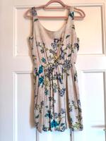 Sommerkleid mit Blumenmuster+Rückenausschnitt, Pull&Bear, Größe M Hessen - Offenbach Vorschau