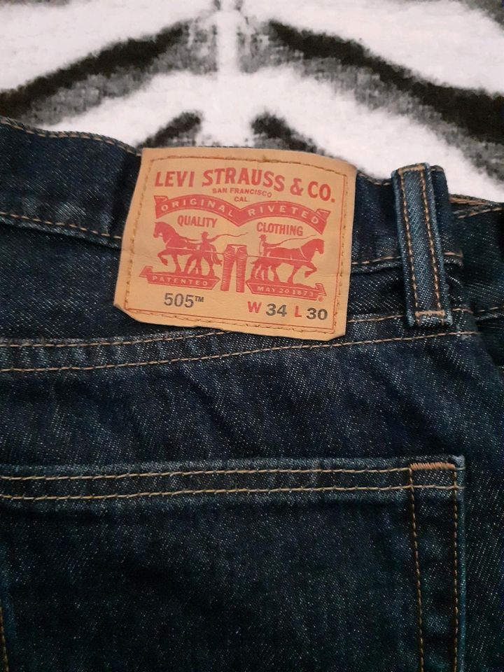 Levi's 505 Jeans Gr. W 34 / L 30 - 29 & Blau TOP wie NEU ! in Merzig