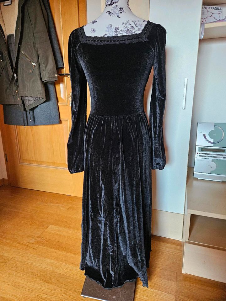 Black Dress Cosplay schwarzes Kleid Gothic Lolita Anime Halloween in Völklingen