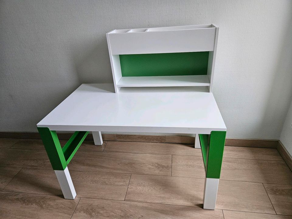 Ikea Kinderschreibtisch Pahl mit Aufsatz in Karstädt Prignitz