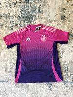 DFB Auswärtstrikot EM 2024 Deutschland pink 2x L-1x XL (Neu) Nordrhein-Westfalen - Iserlohn Vorschau