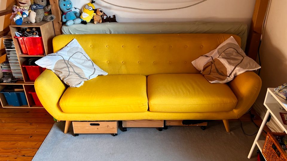 Gelbe Couch in Coesfeld