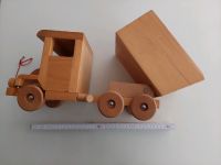 Spielzeug Kipper aus Holz  ca. 38 x 19 x 15 Nordrhein-Westfalen - Krefeld Vorschau