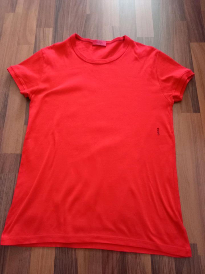 Hugo Boss T Shirt,   gr L , Rot in Filderstadt
