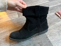 Schwarze Stiefel gefüttert Gr. 38 Hessen - Kassel Vorschau