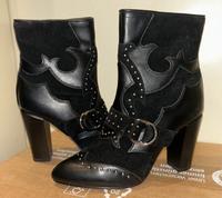 Stiefelette schwarz Nieten Gr. 39 NEU Blockabsatz Bayern - Schwarzenbruck Vorschau