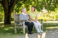 Pflegehelfer für Menschen mit Pflegebedarf oder Demenz (m/w/d) Pankow - Weissensee Vorschau