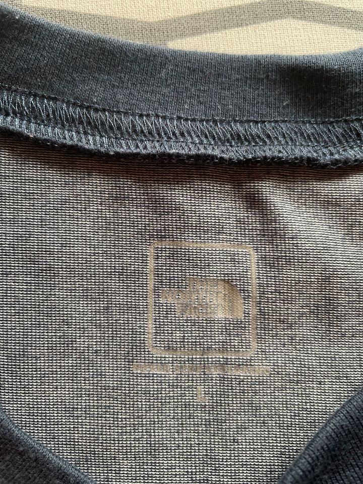 The North Face T Shirt (EU size M) in Odenthal