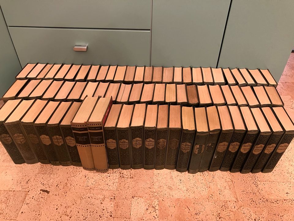 Sehr alte Karl May Bücher gebunden 73 Bände in Wendlingen am Neckar