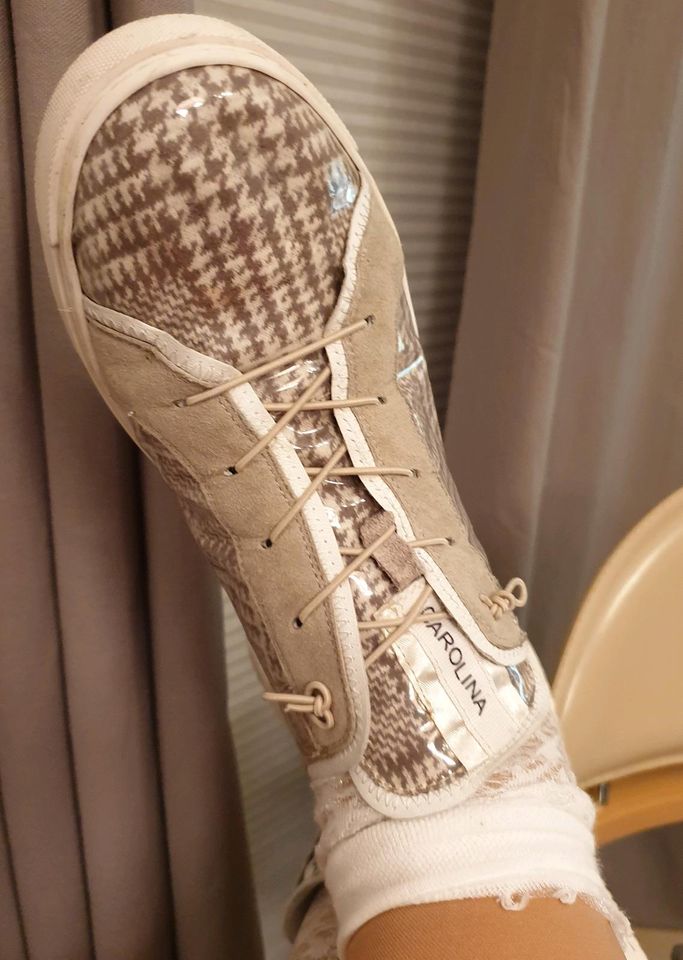 Donna Carolina Sneaker in taupe und weiß in Lünen