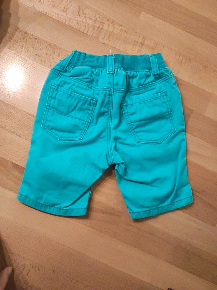 Kurze Jeans Gr. 80 in Wilnsdorf