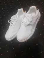 Neue Turnschuhe Mecklenburg-Vorpommern - Neubrandenburg Vorschau
