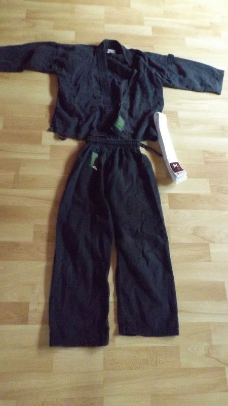 Hapkido - Anzug schwarz 00/120 für Kinder inkl. Weißgurt in Bad Essen
