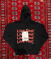 LFDY (live fast die Young) Priority Hoddie in Größe M Nordrhein-Westfalen - Schmallenberg Vorschau