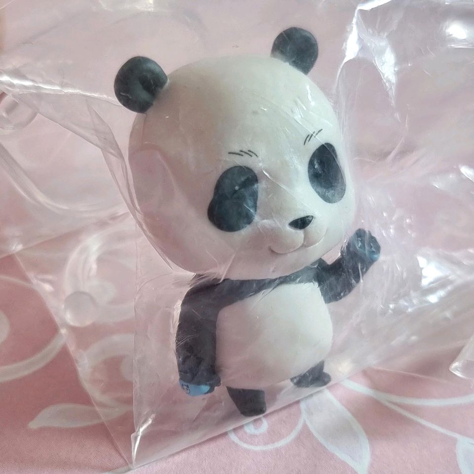 niedliche Jujutsu Kaisen SD Panda Figur in Berlin